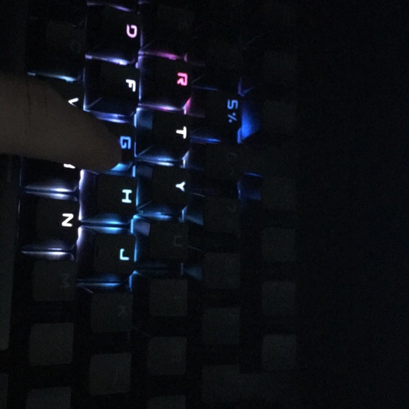 onn. RGB Mechanical Gaming keyboard - Picture 7 of 16